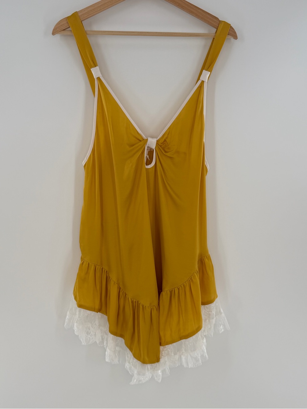 NWT- Anthropologie LyreBird Silky Lace-Trim Mini Romper Gold Size Medium